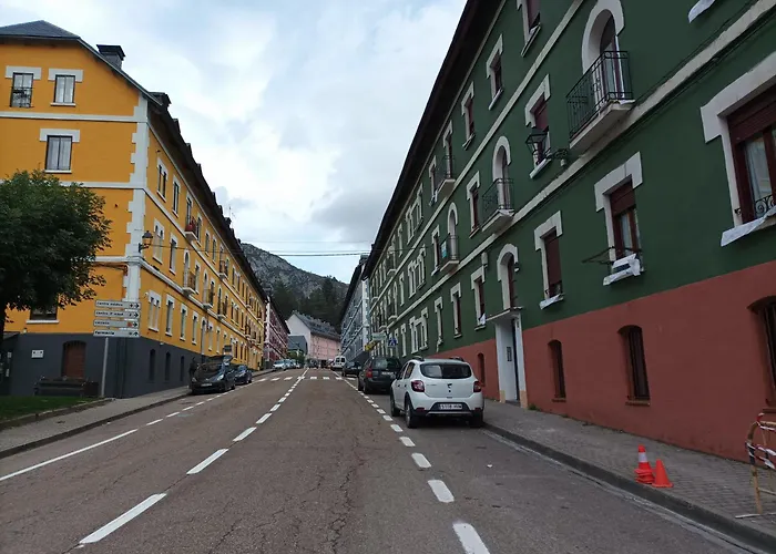 Lägenhet La Moleta Avairent Estacion *